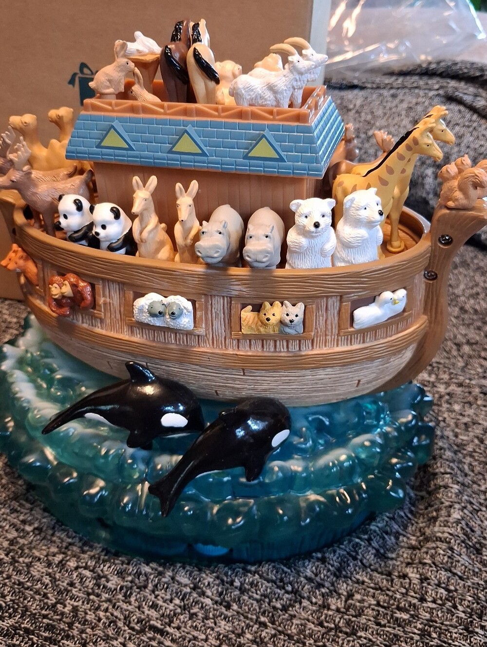Vintage AVON 2001 Noah's Ark Musical Animated Tabletop Gift Inspirational Tunes